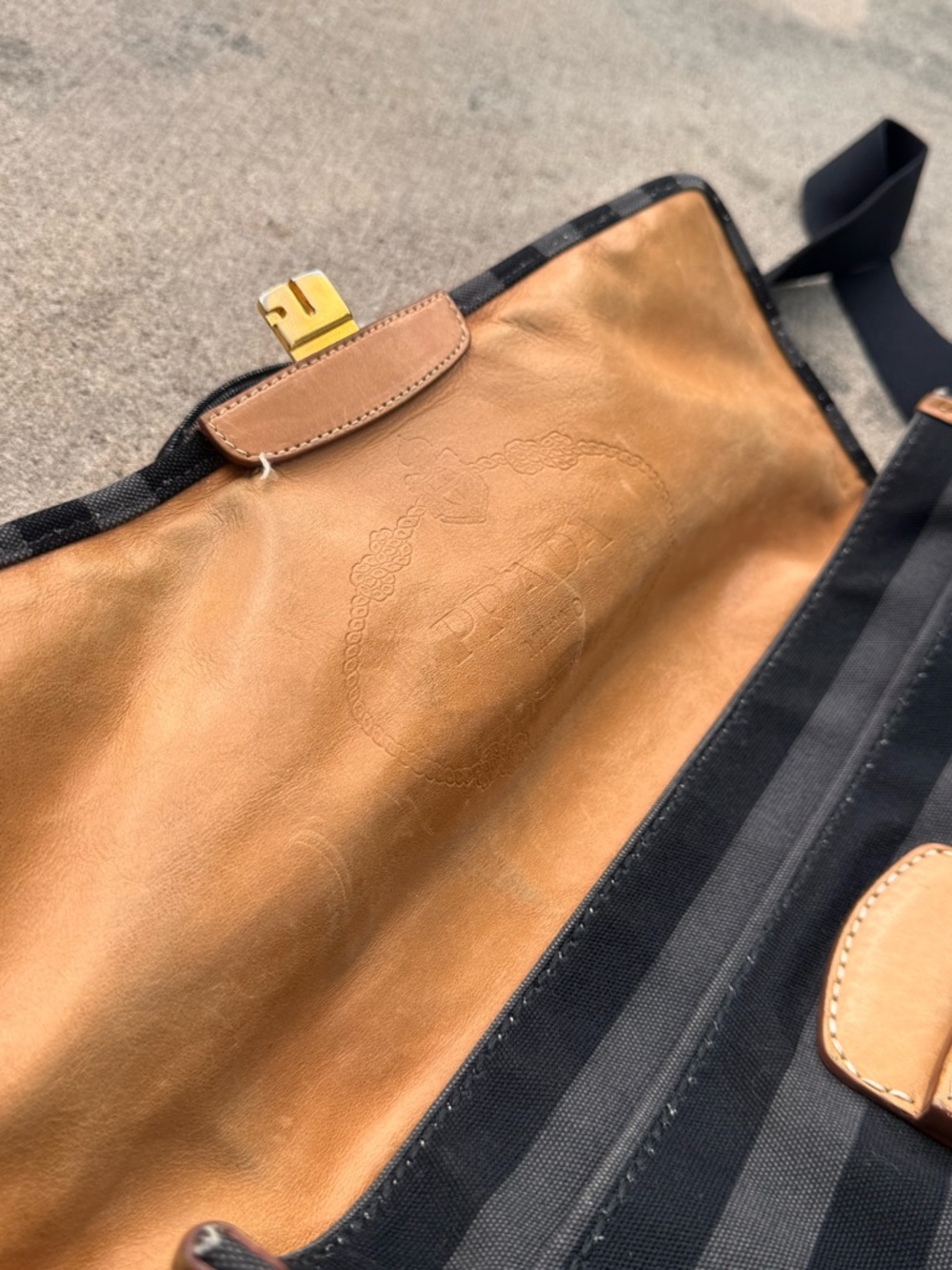 Prada canvas canapé righe Black and gray Messenger satchel with leather accents - Picture 6 of 9